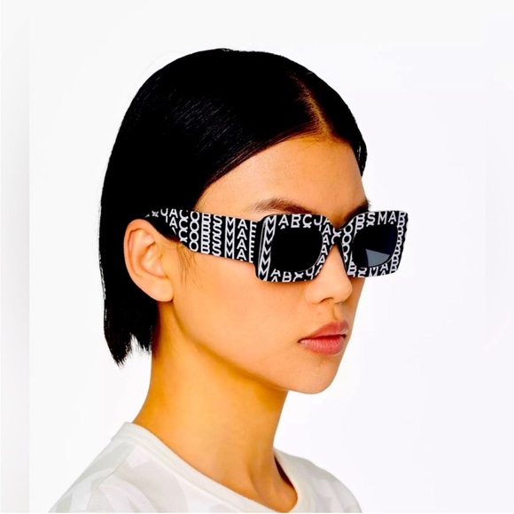 🔥🔥New Marc Jacobs Monochrome Logo Sunglasses - Picture 1 of 6
